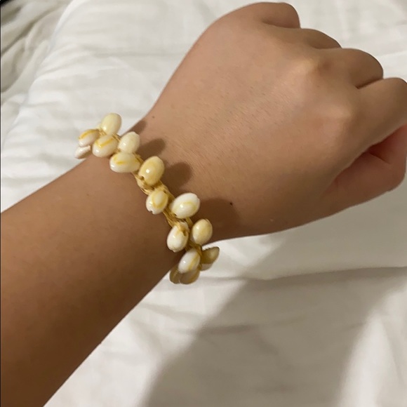 Vintage Hawaiian Puka Shell Bracelet - Picture 5 of 5